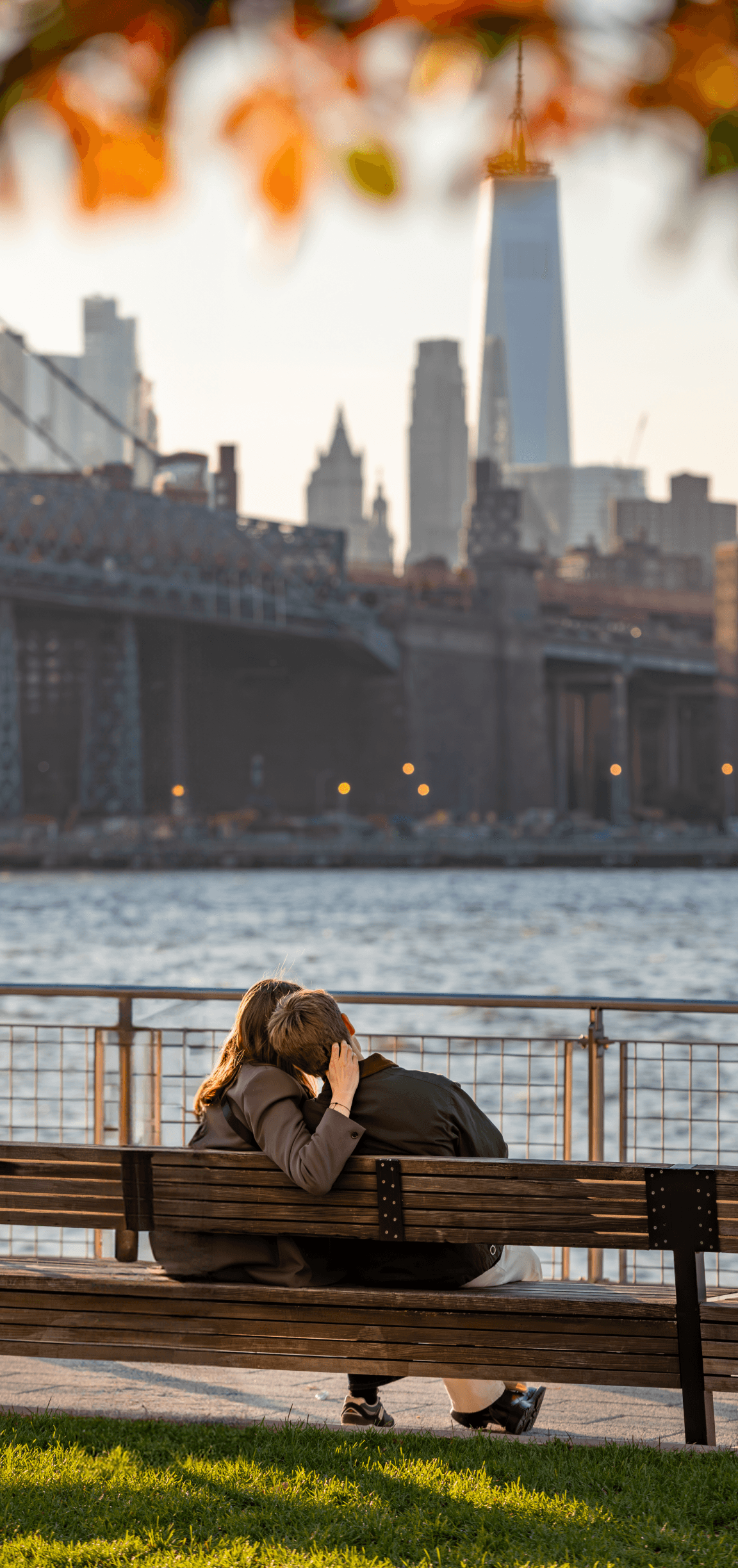 Two girls eating in Williamsburg, Brooklyn